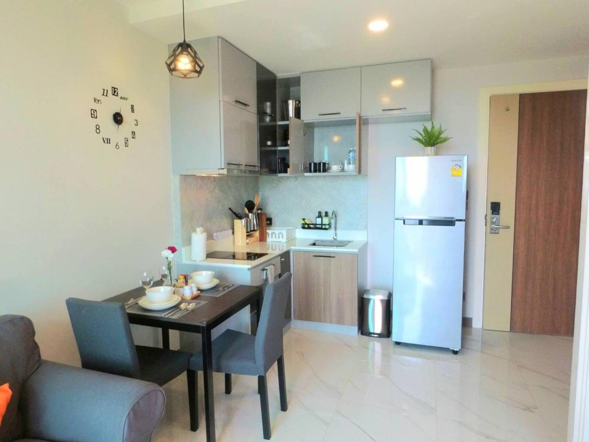 B202-hi-ended Sea View 1 Bedroom At *
